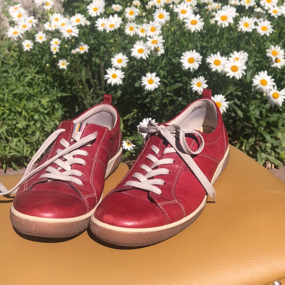 Woman’s Ecco Comfy Sneakers EU 38 Red With Créame Interior